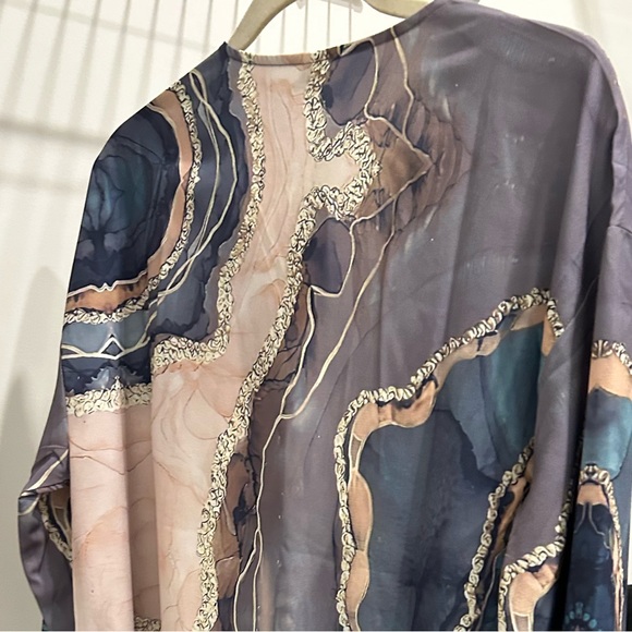 Geode-design button down top - Picture 3 of 7